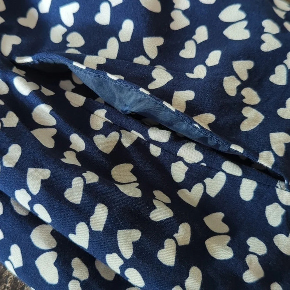 J Crew Navy Blue w. White Heart Print Tank Top Woman's Size 2 - Picture 8 of 8